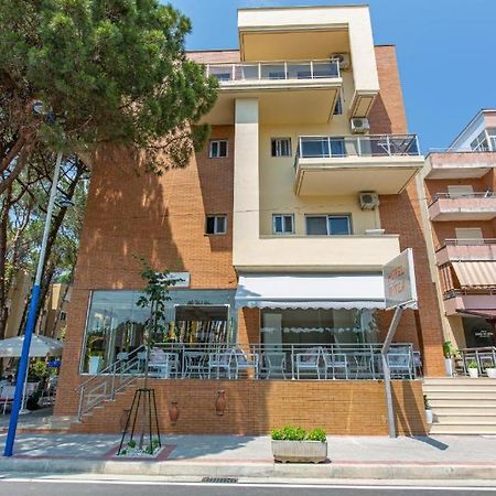 Intea Hotel 格勒姆 外观 照片