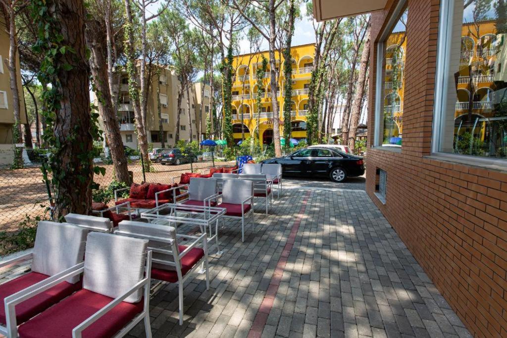 Intea Hotel 格勒姆 外观 照片