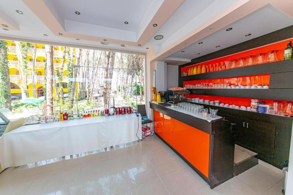 Intea Hotel 格勒姆 外观 照片